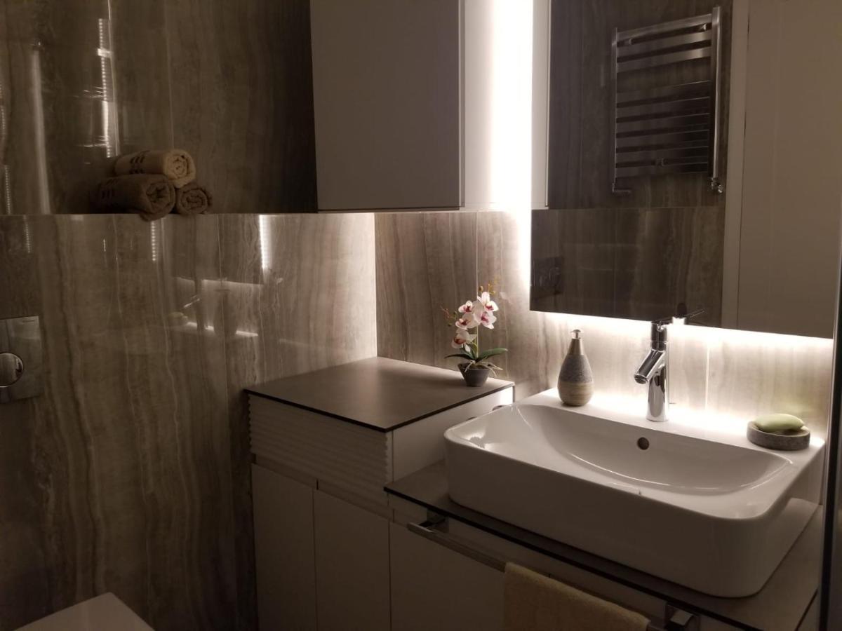 Azura Residence - New Luxury Apartment Βελιγράδι Εξωτερικό φωτογραφία