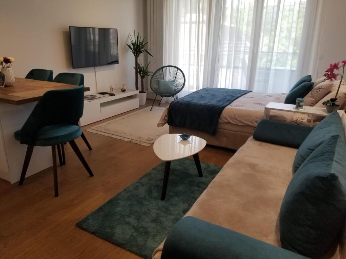 Azura Residence - New Luxury Apartment Βελιγράδι Εξωτερικό φωτογραφία